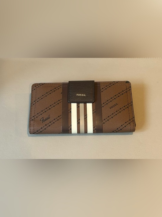 Fossil Handbags - Fossil Brown and Cream Striped Signature Clutch Wallet